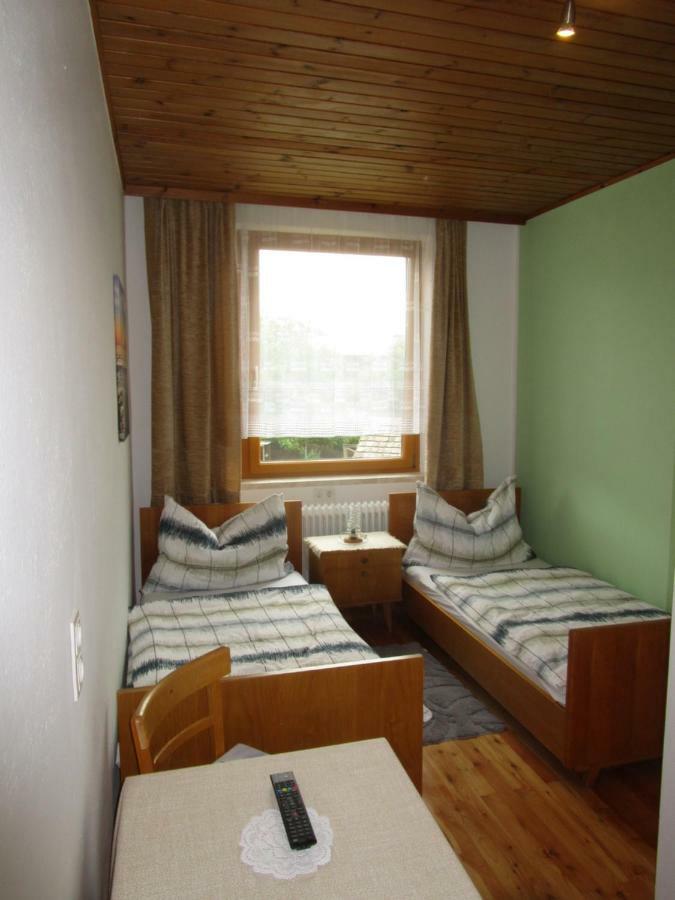 Dorfwirtshaus Rauch Hotel Eschabruck Exterior photo